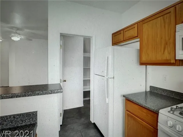 $1,400 | 5512 East Jackpot Winner Lane, Unit 102, Las Vegas, NV 89122