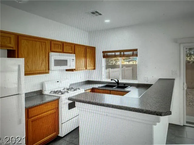 $1,400 | 5512 East Jackpot Winner Lane, Unit 102, Las Vegas, NV 89122