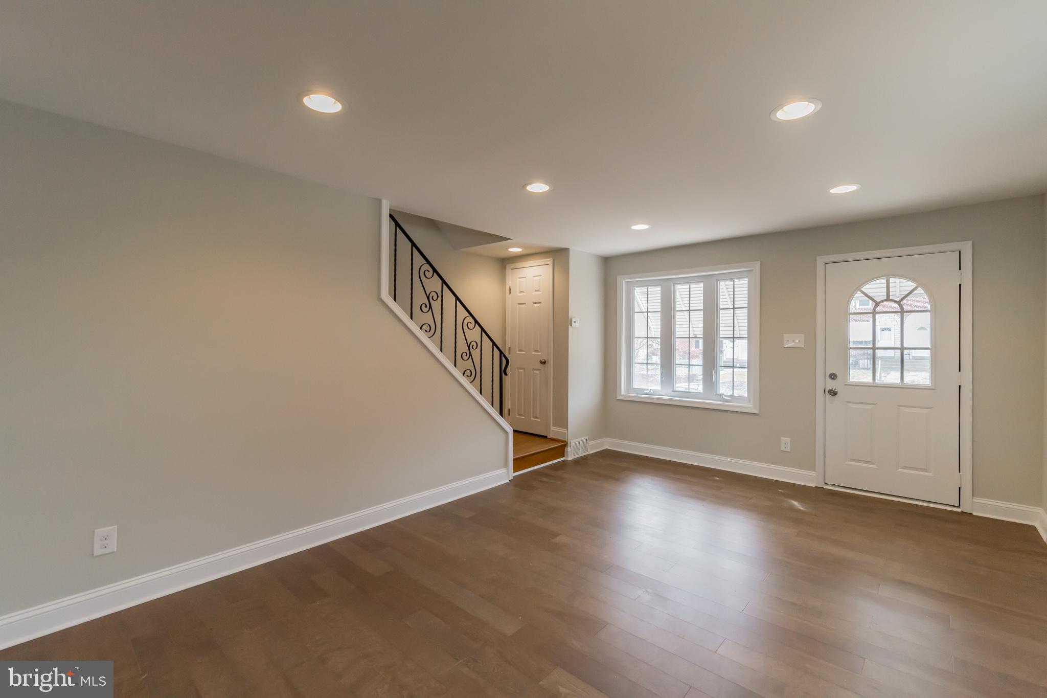 985 Grant Road Folcroft, PA 19032 - Photo 4 of 23 Gallery Image 4