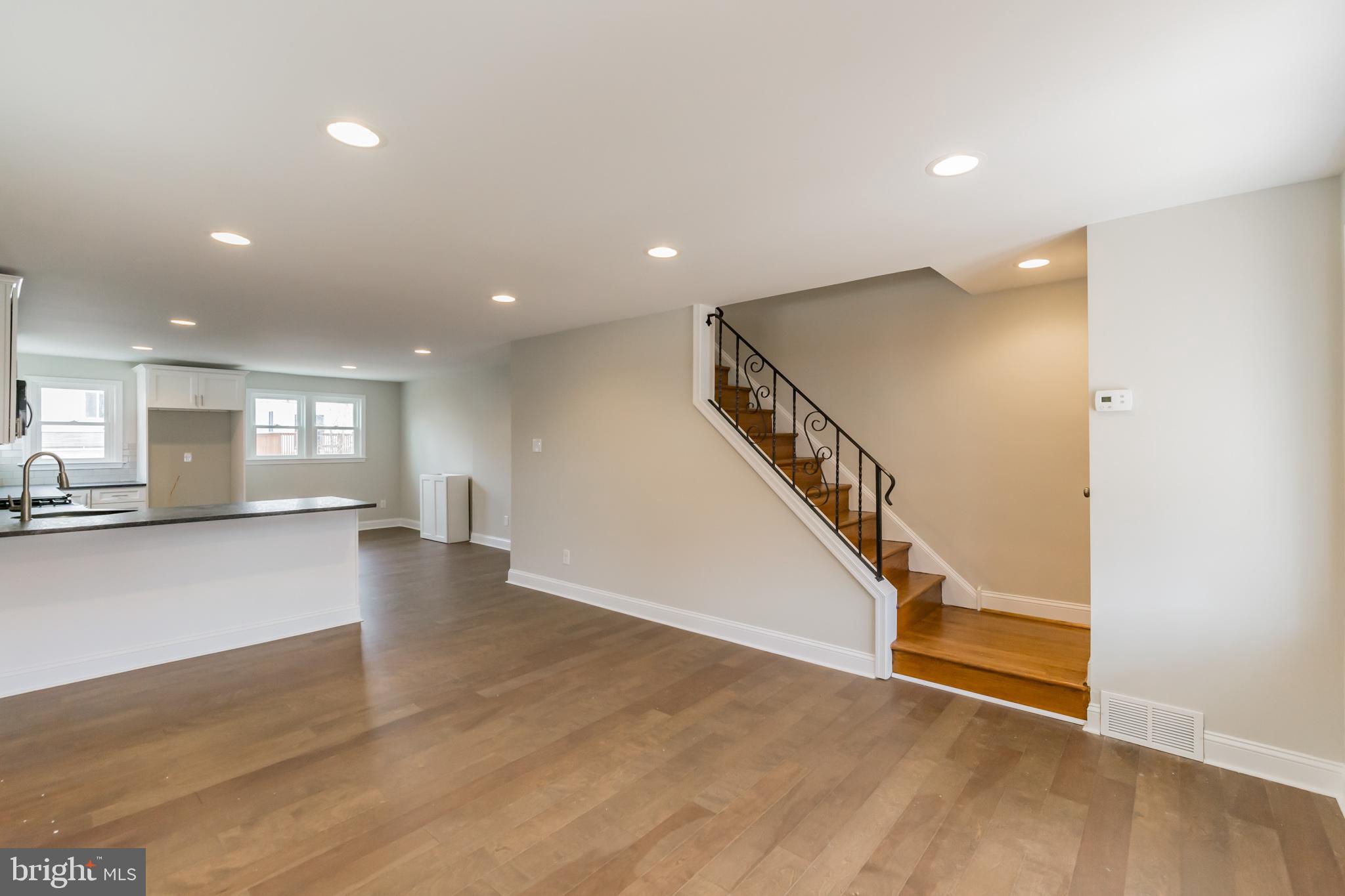985 Grant Road Folcroft, PA 19032 - Photo 5 of 23 Gallery Image 5