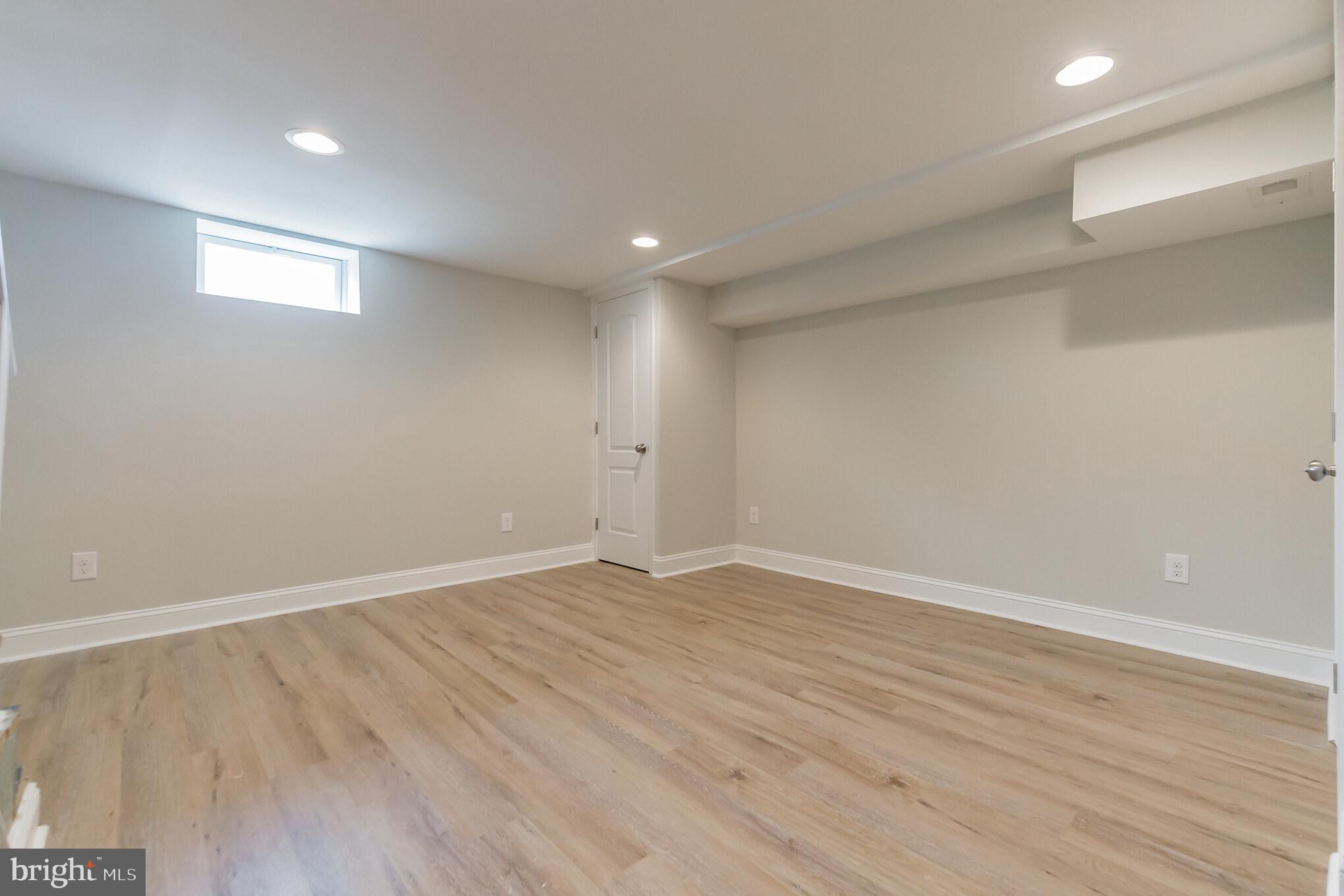 985 Grant Road Folcroft, PA 19032 - Photo 6 of 23 Gallery Image 6