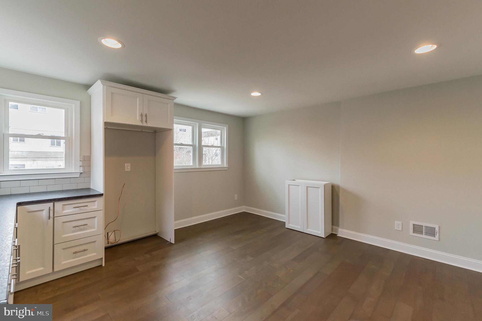 985 Grant Road Folcroft, PA 19032 - Photo 10 of 23 Gallery Image 10