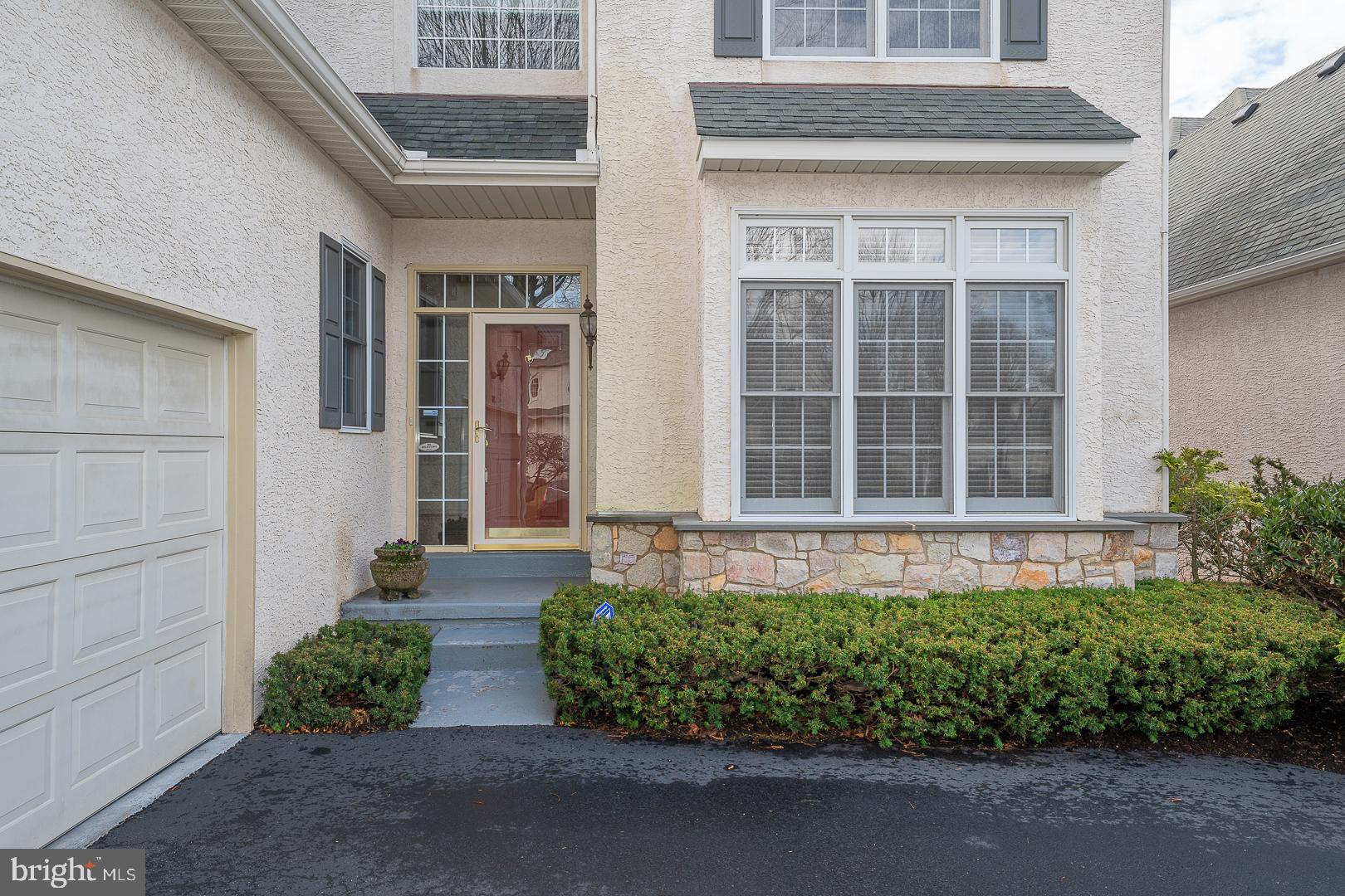 28 Ridgeview Road Newtown Square, PA 19073 - Photo 2 of 49 front view of a house