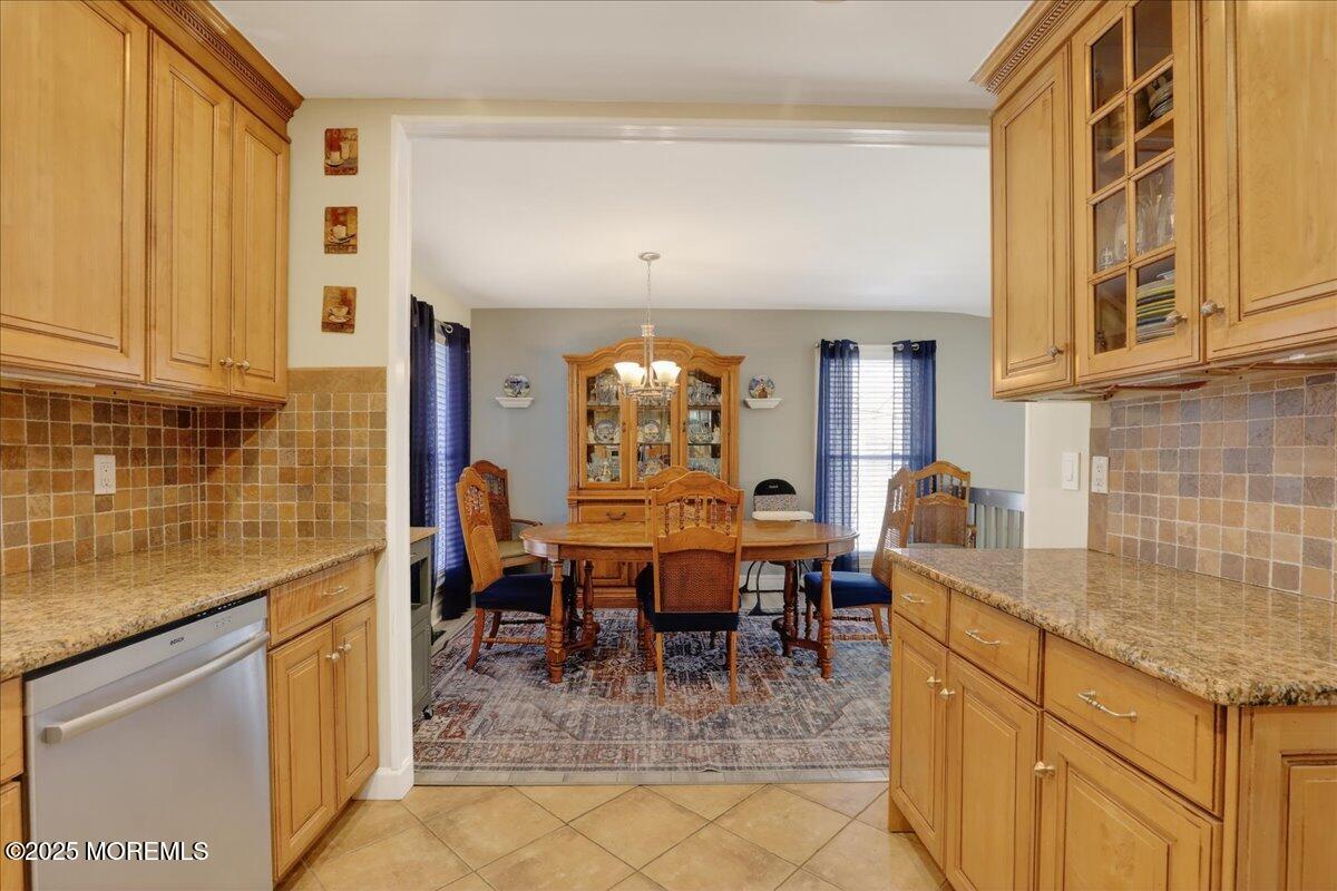 53 Sweet Gum Road Howell, NJ 07731 - Photo 16 of 62 23-Kitchen