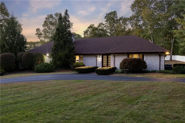 $1,199,900 | 140 White Birch Circle, Scituate, RI 02831