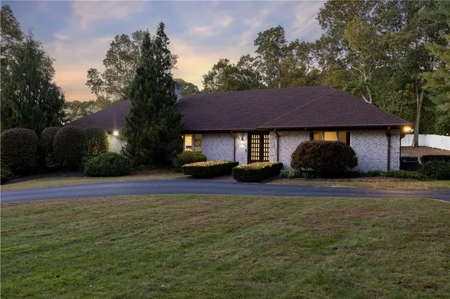 $1,190,000 | 140 White Birch Circle, Scituate, RI 02831