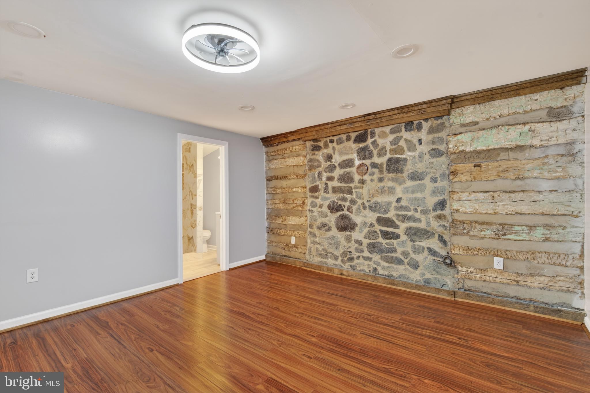 34017 Welbourne Road Upperville, VA 20184 - Photo 13 of 34 Living Room and Full Bath