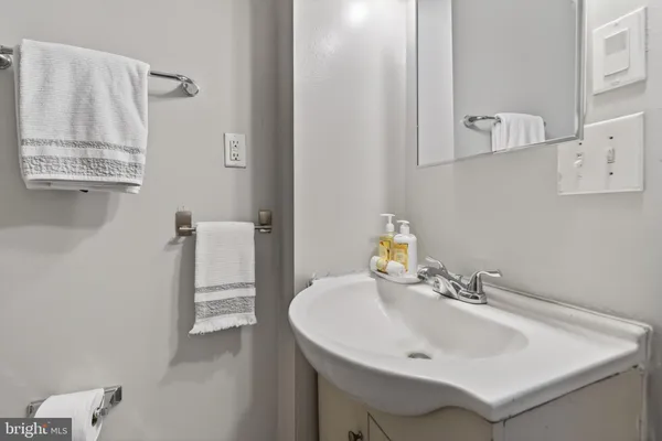 $3,200 | 34017 Welbourne Road, Upperville, VA 20184