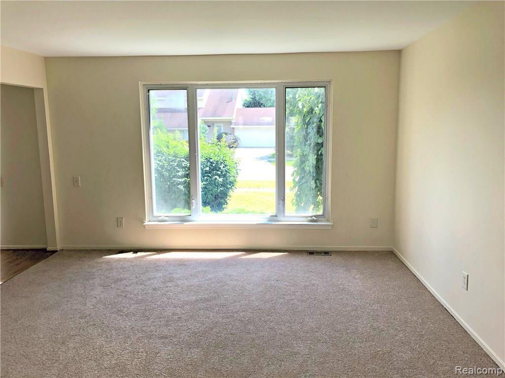 1099 Paddington Road Canton, MI 48187 - Photo 9 of 13