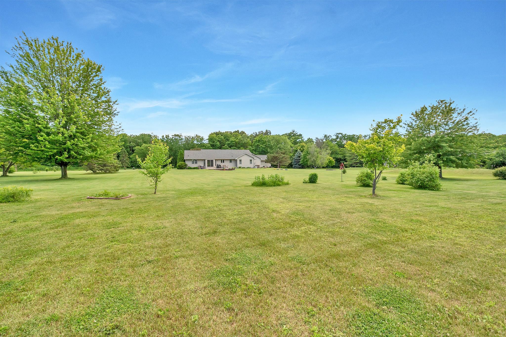 3605 Solitude Road De Pere, WI 54115 - Photo 6 of 58