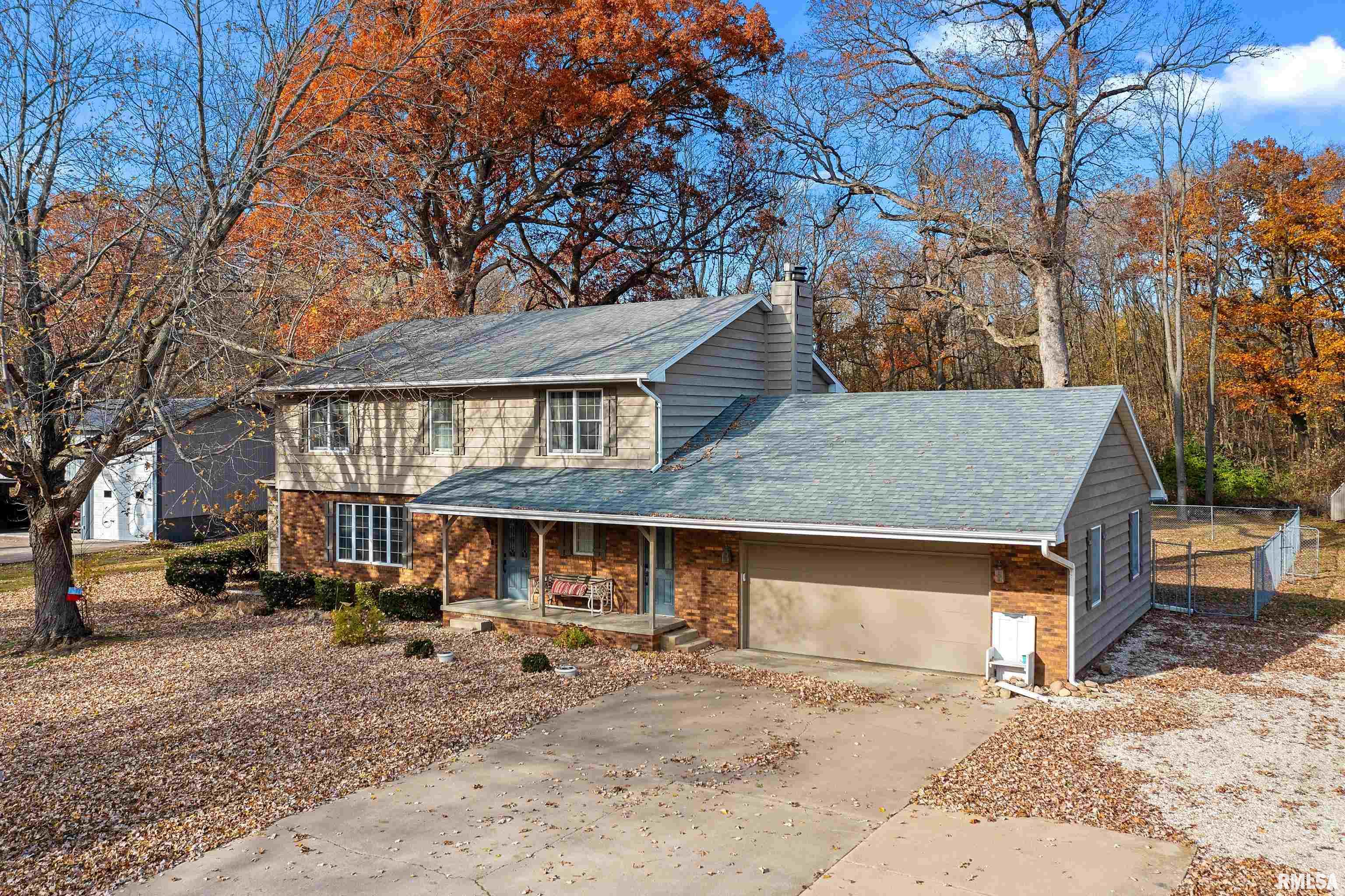 24468 East Oak Park Road Canton, IL 61520 - Photo 1 of 45