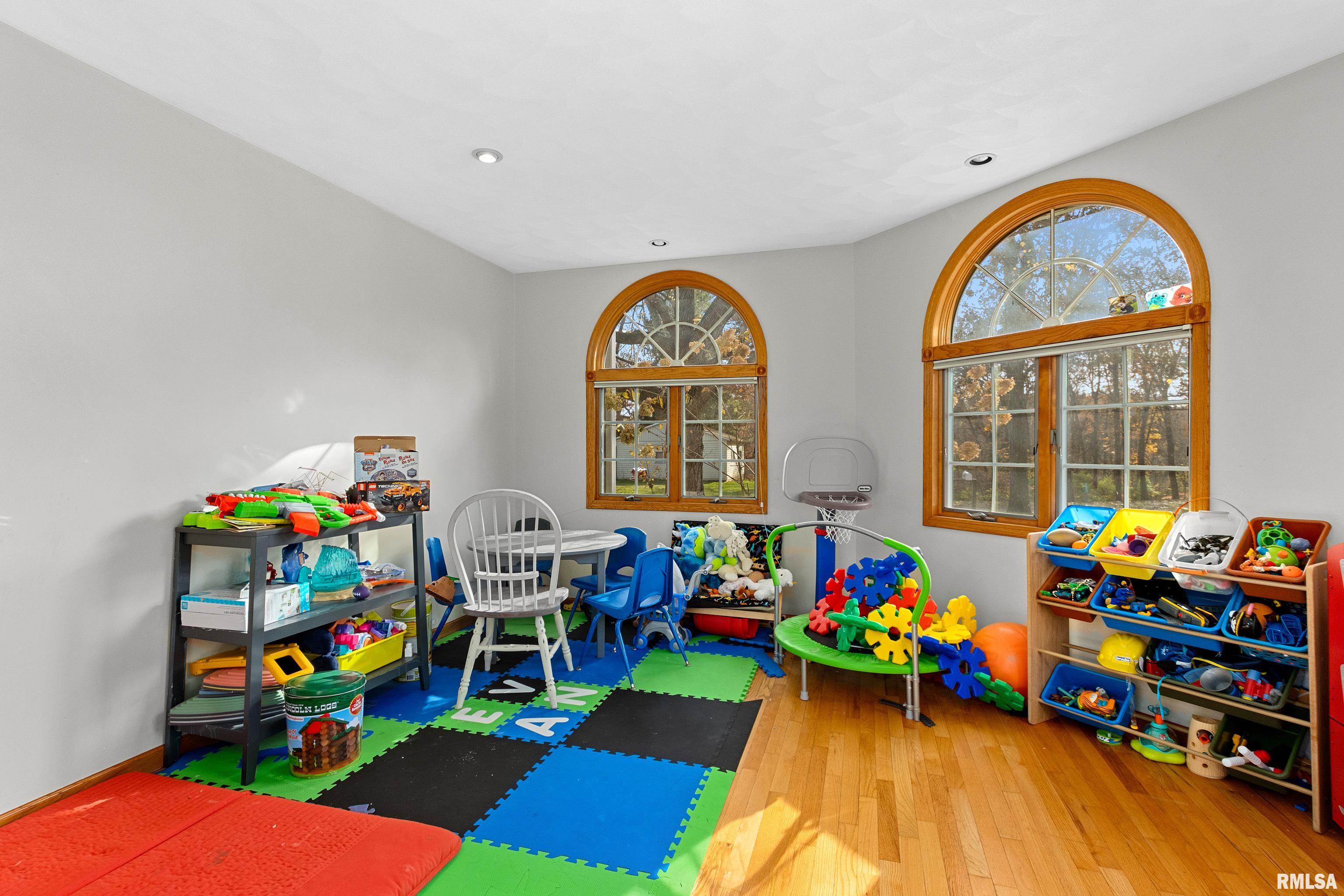 24468 East Oak Park Road Canton, IL 61520 - Photo 18 of 45