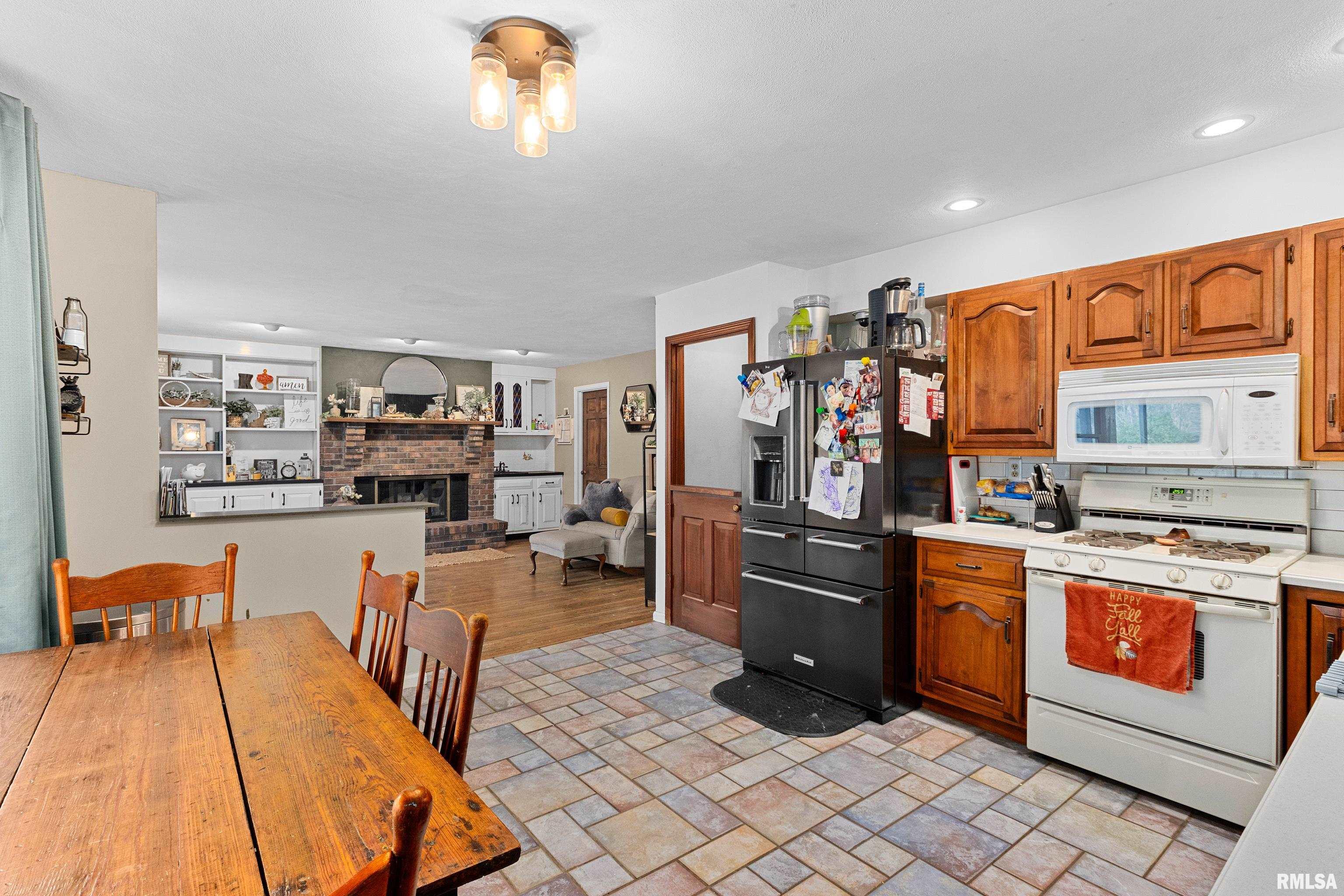 24468 East Oak Park Road Canton, IL 61520 - Photo 20 of 45