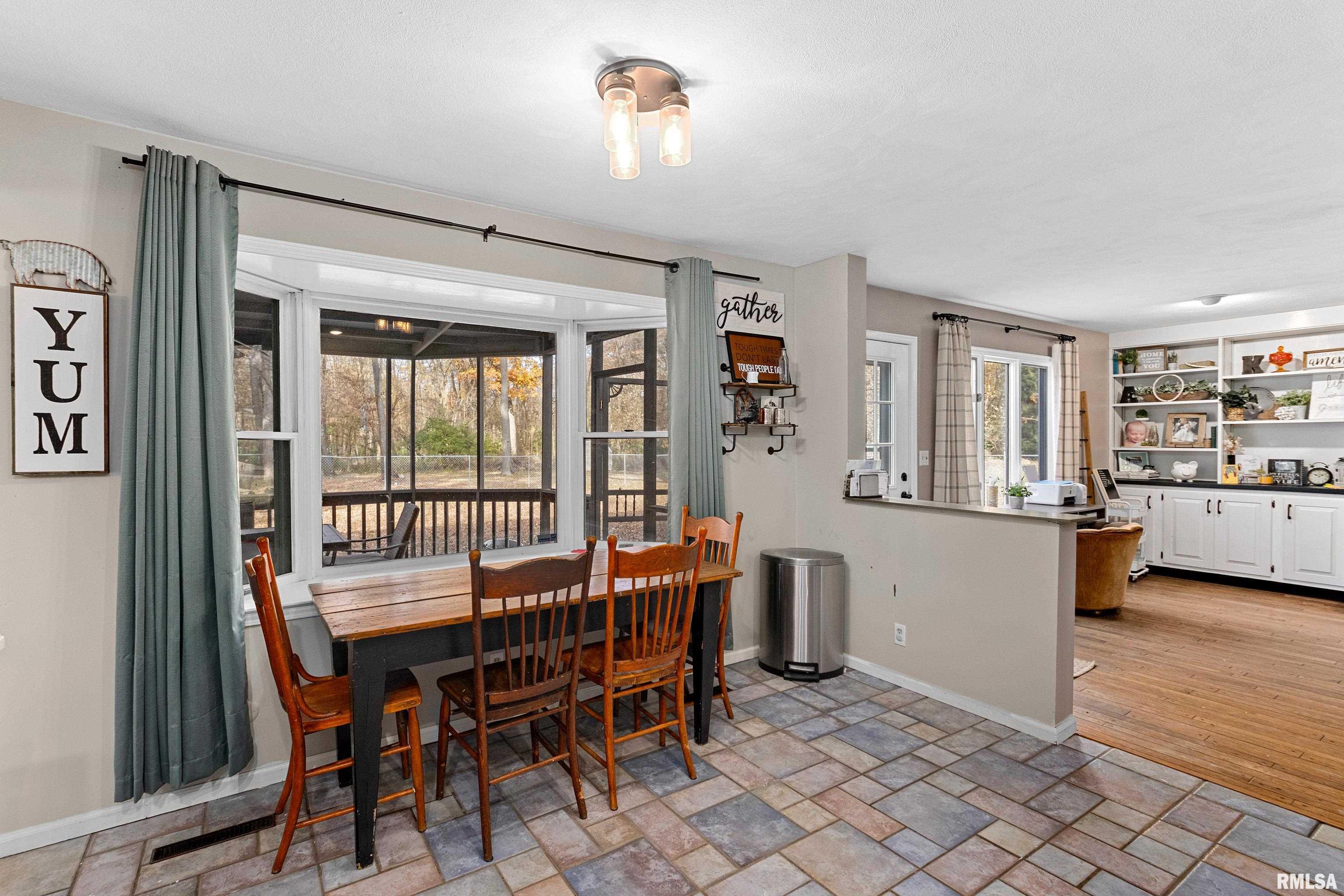 24468 East Oak Park Road Canton, IL 61520 - Photo 21 of 45