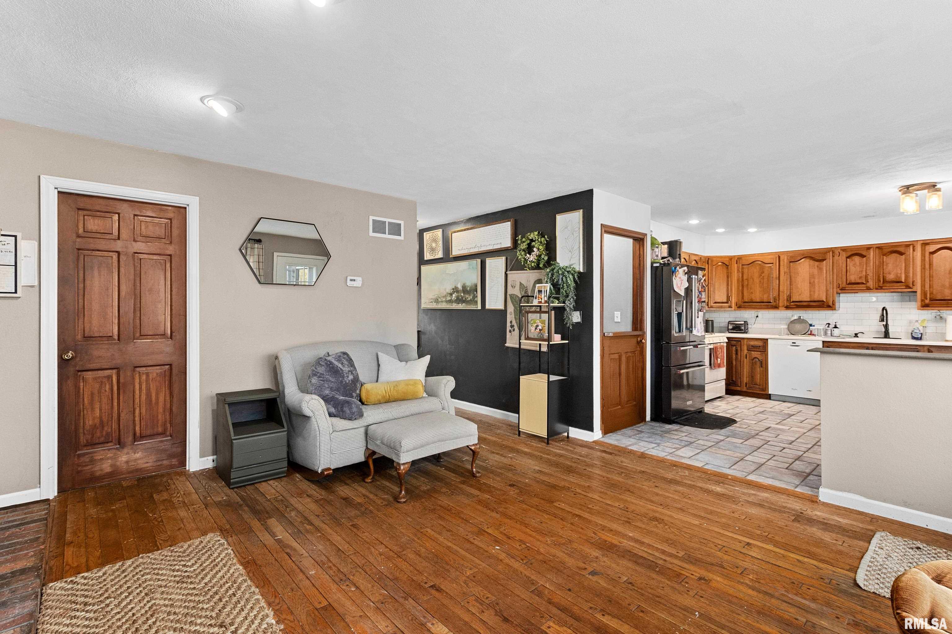 24468 East Oak Park Road Canton, IL 61520 - Photo 27 of 45