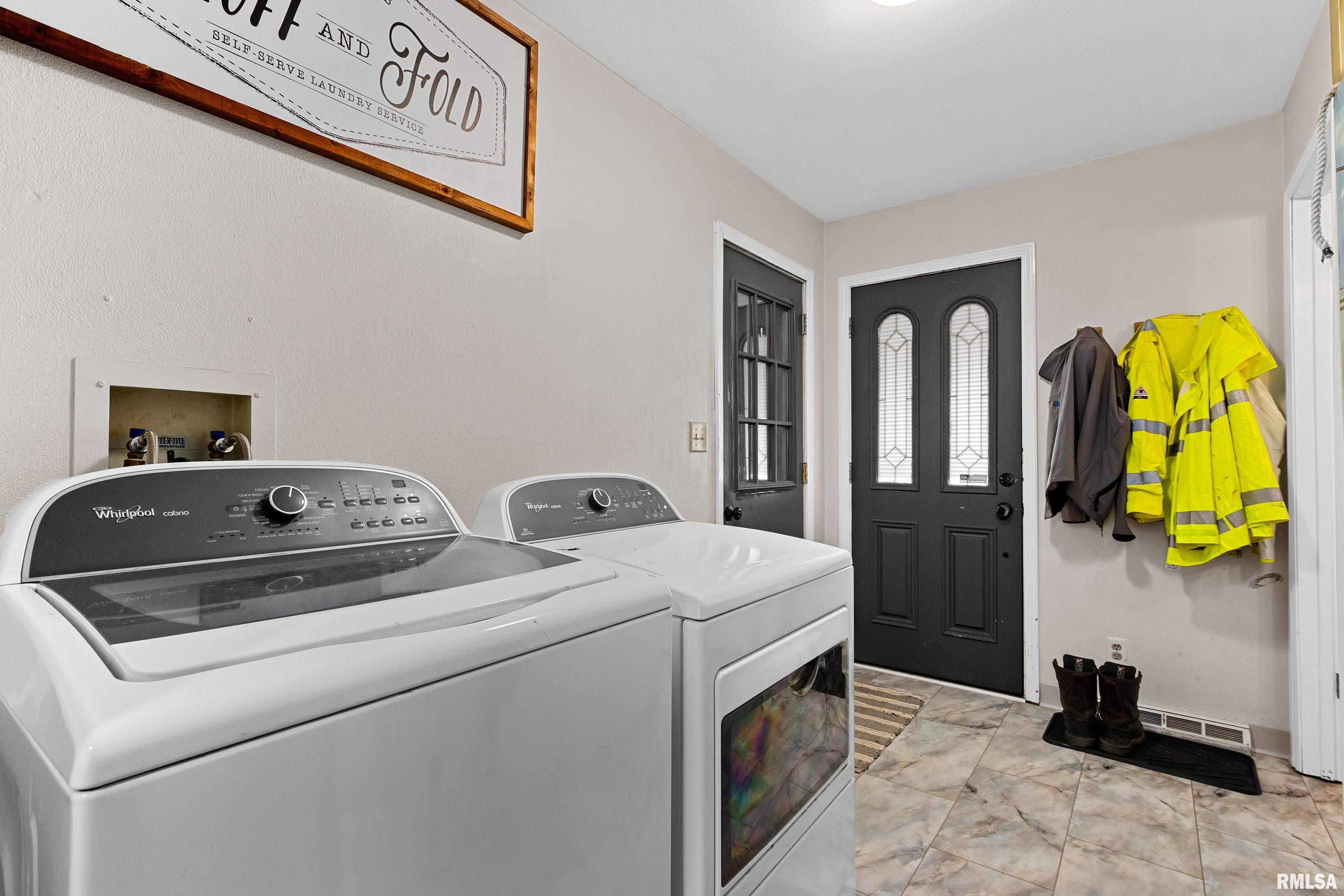 24468 East Oak Park Road Canton, IL 61520 - Photo 28 of 45