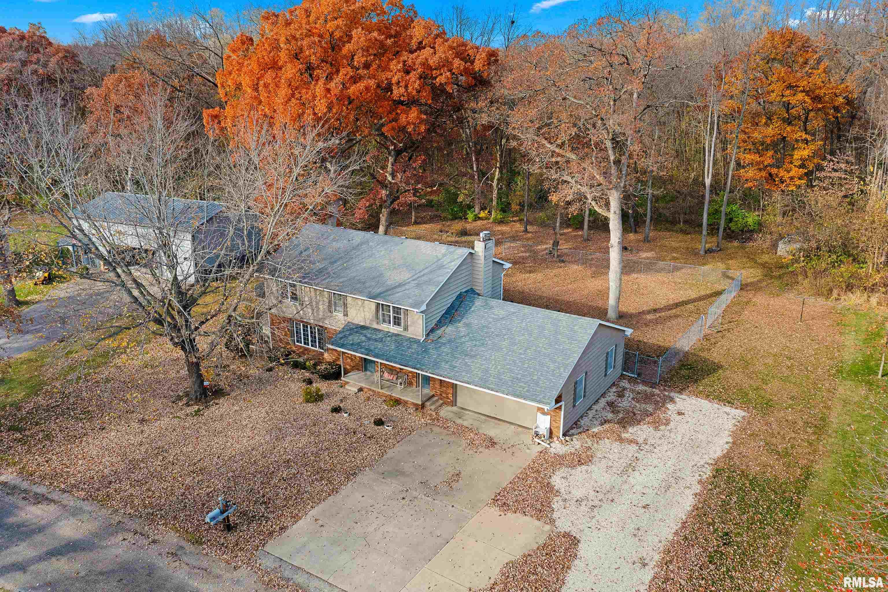 24468 East Oak Park Road Canton, IL 61520 - Photo 3 of 45