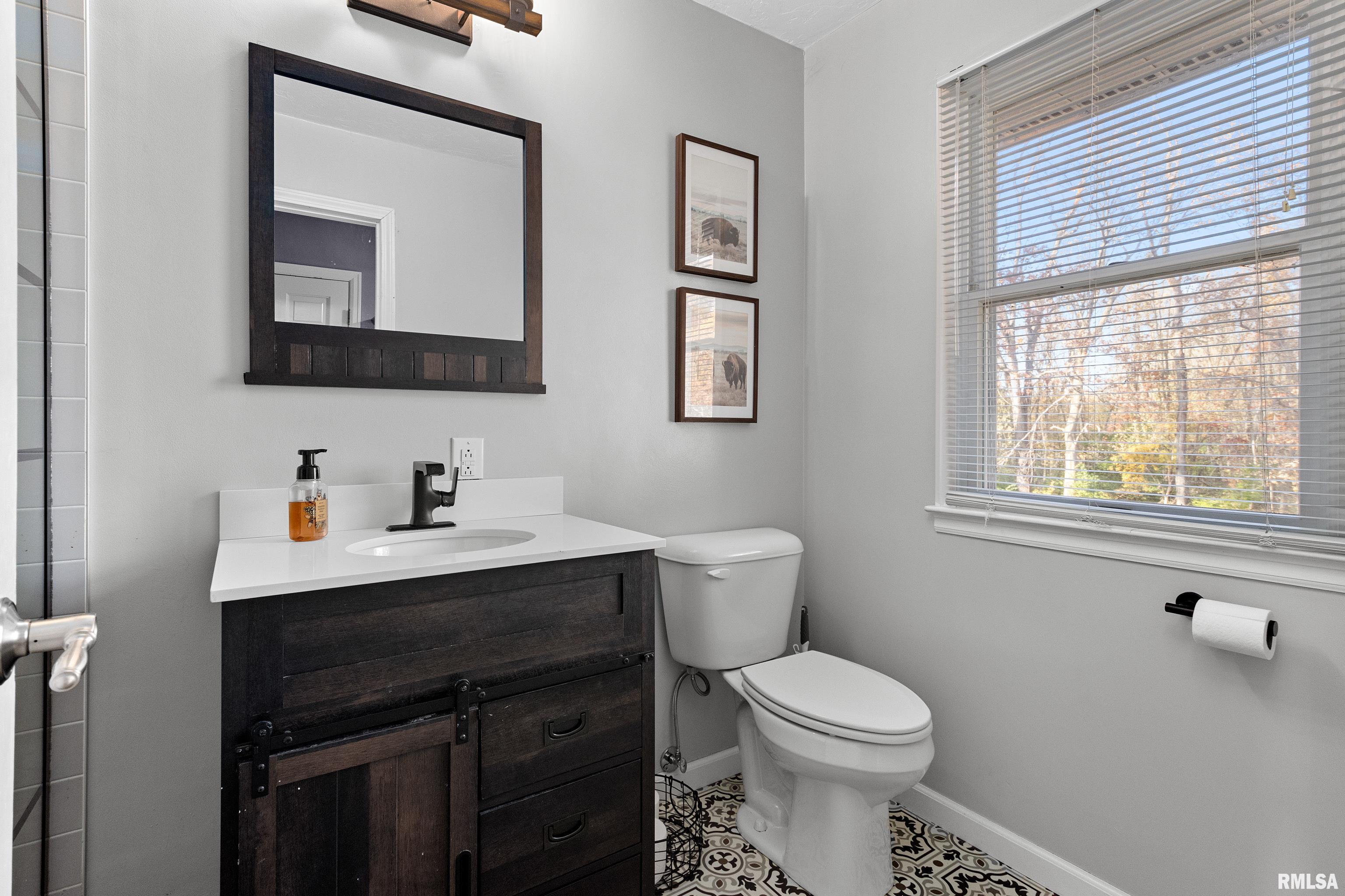 24468 East Oak Park Road Canton, IL 61520 - Photo 33 of 45