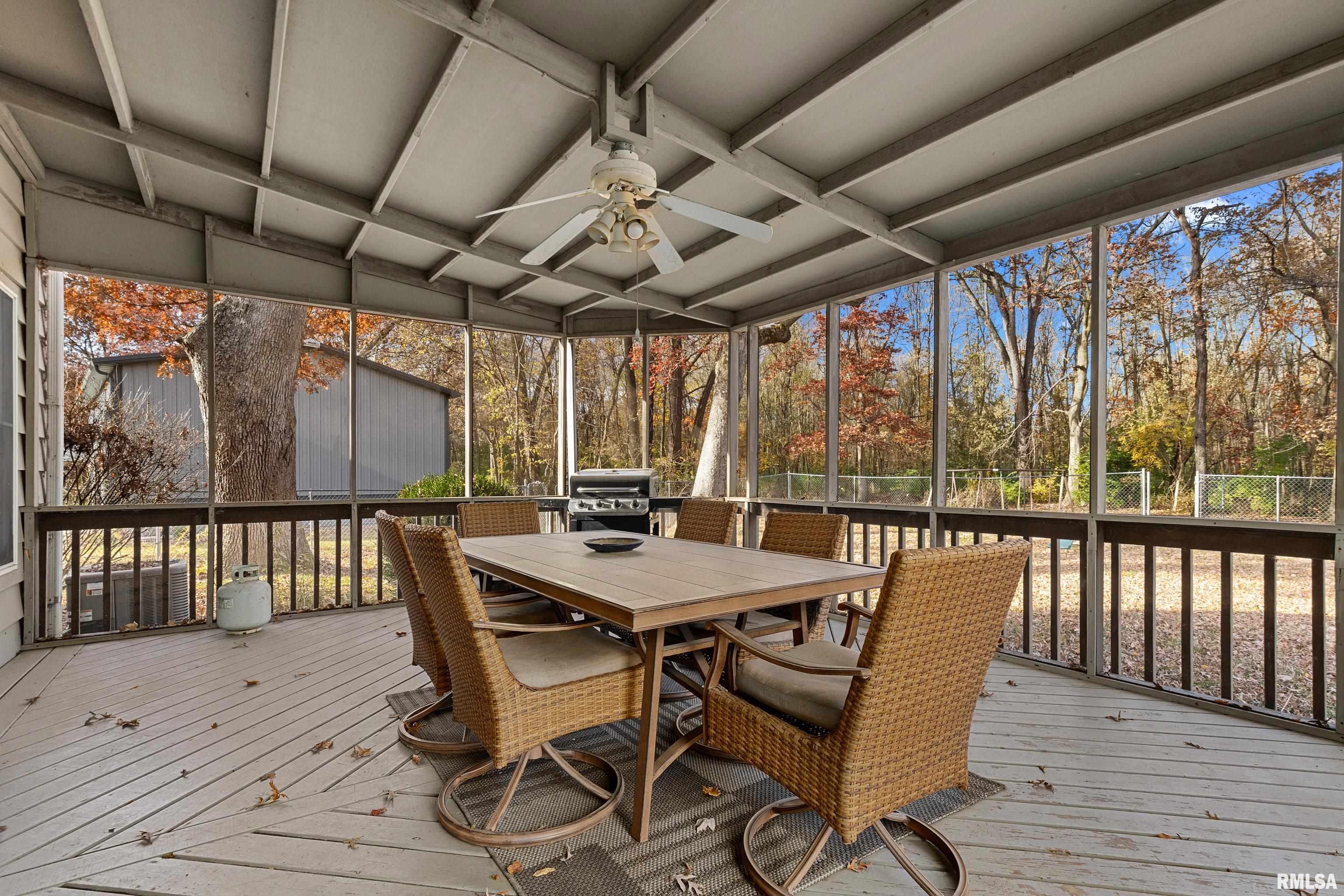 24468 East Oak Park Road Canton, IL 61520 - Photo 41 of 45