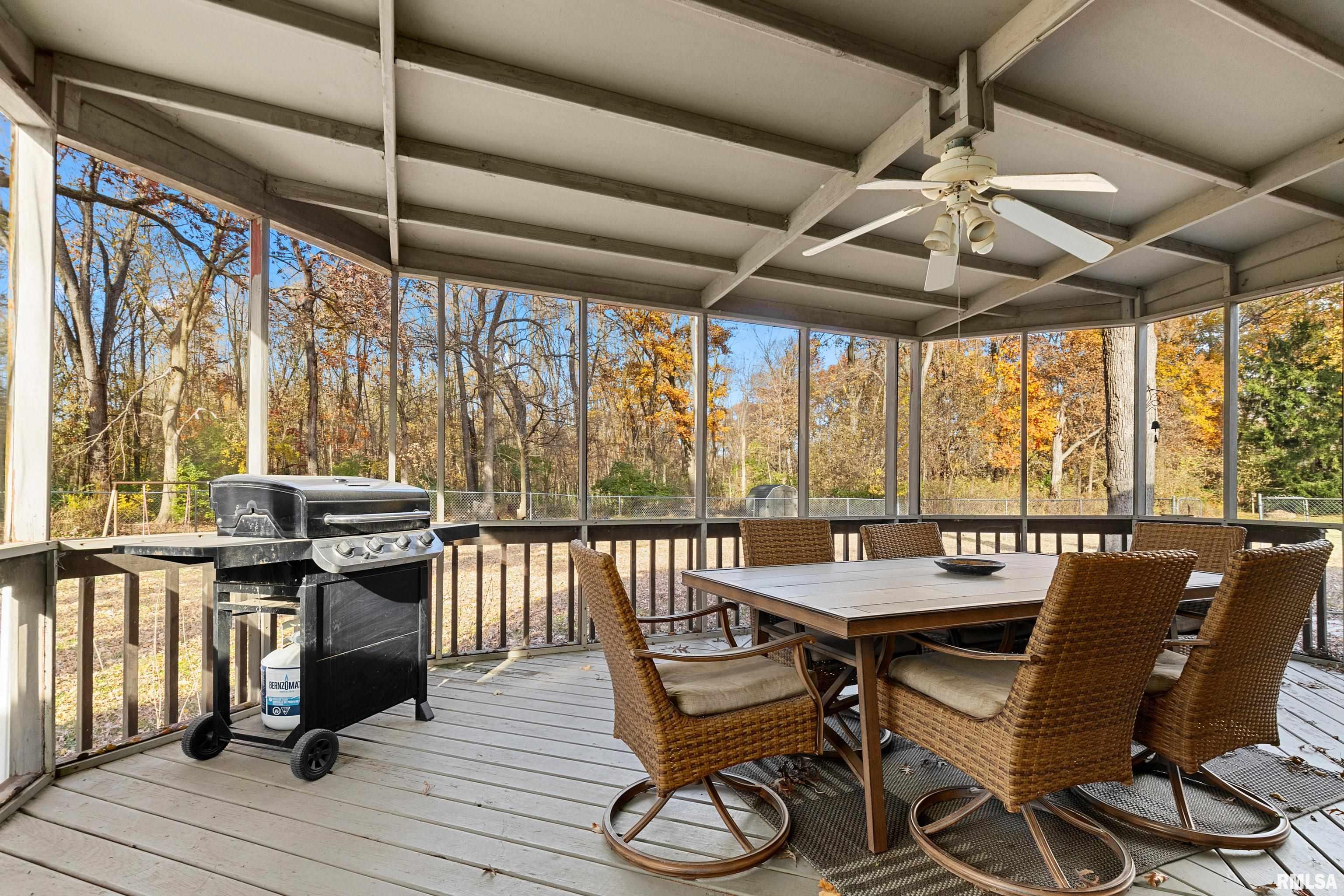 24468 East Oak Park Road Canton, IL 61520 - Photo 42 of 45
