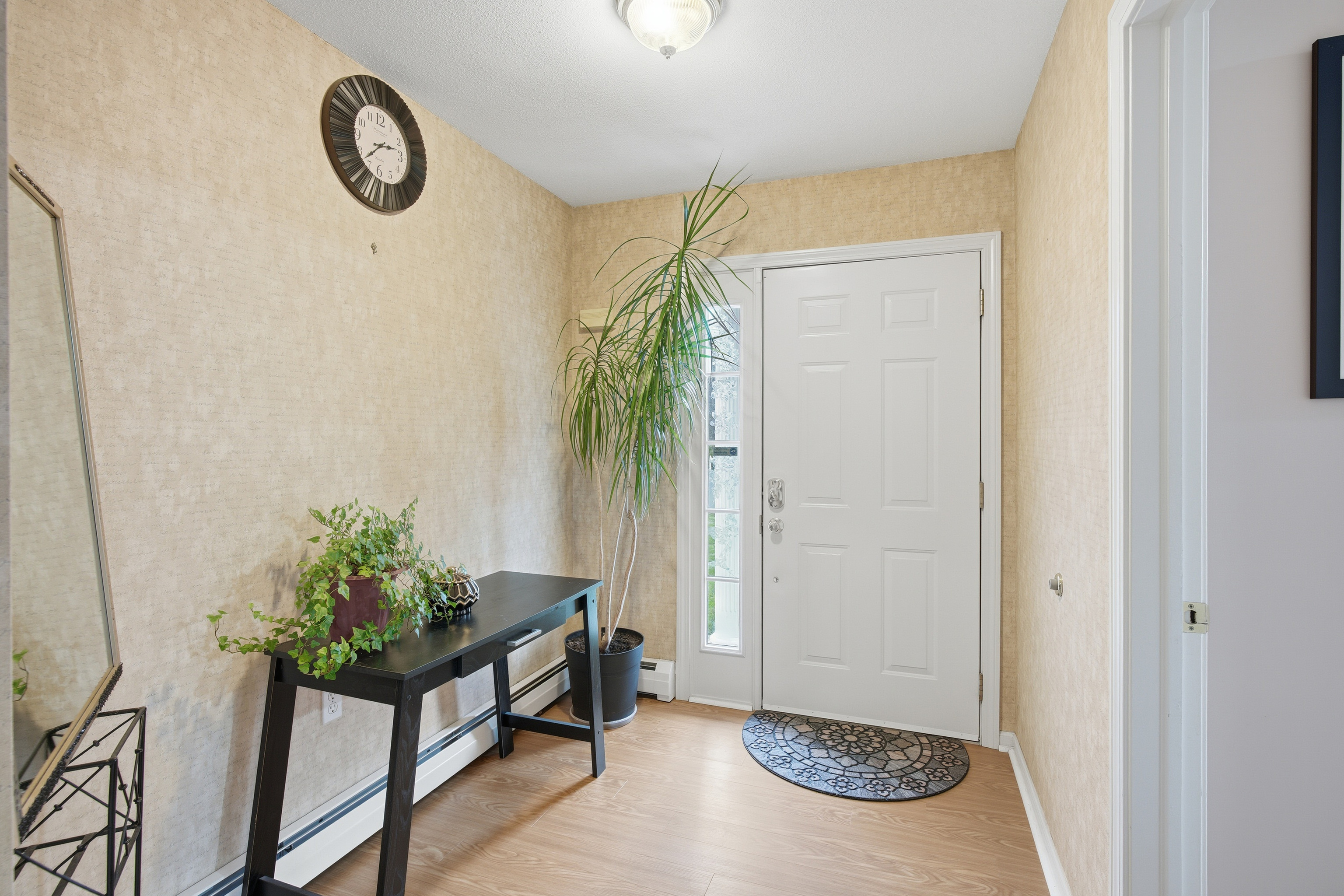 35 Fairfield Lane Bloomfield, CT 06002 - Photo 8 of 40 a view of a interior of the house