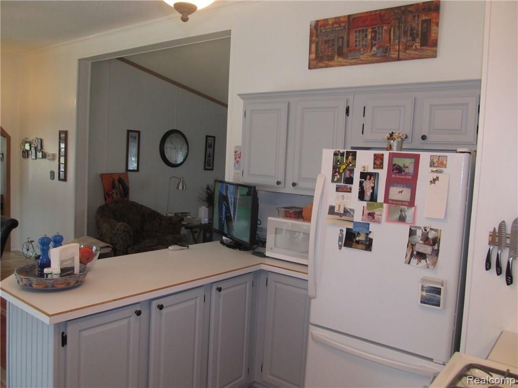 9555 Holland Road Taylor, MI 48180 - Photo 13 of 41 Gallery Image 13