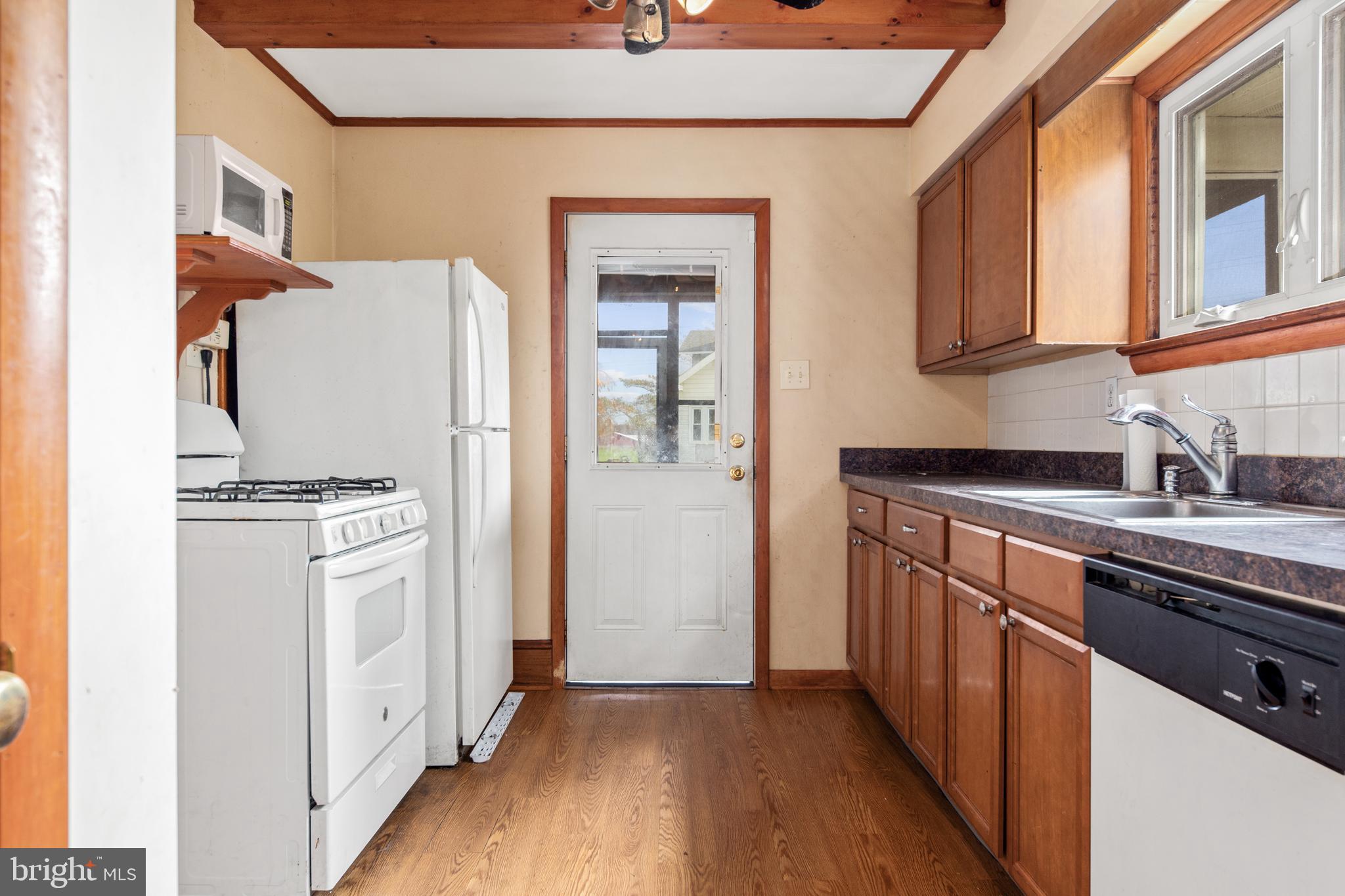 470 South Brewster Road Vineland, NJ 08360 - Photo 2 of 29