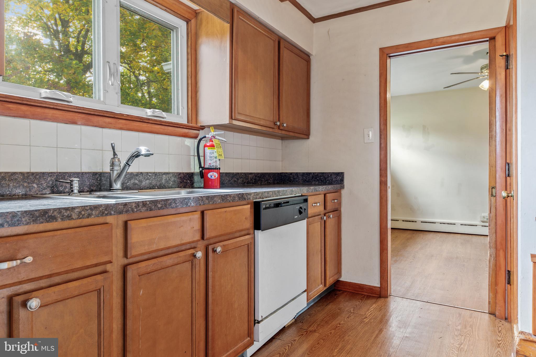 470 South Brewster Road Vineland, NJ 08360 - Photo 5 of 29