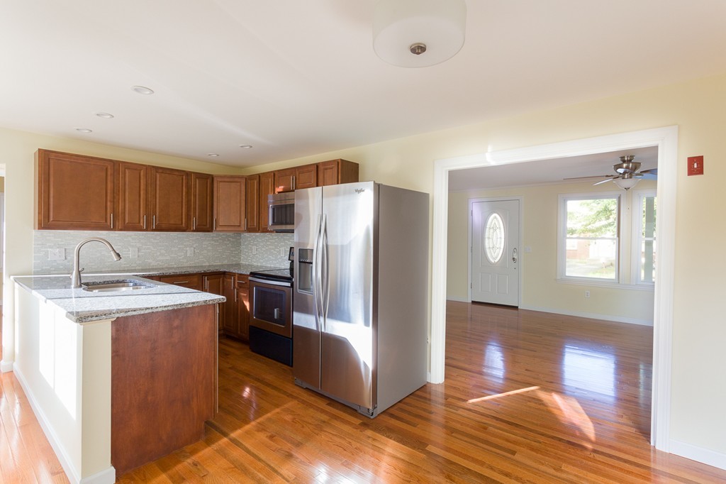 25 Harvard Road Shirley, MA 01464 - Photo 7 of 22