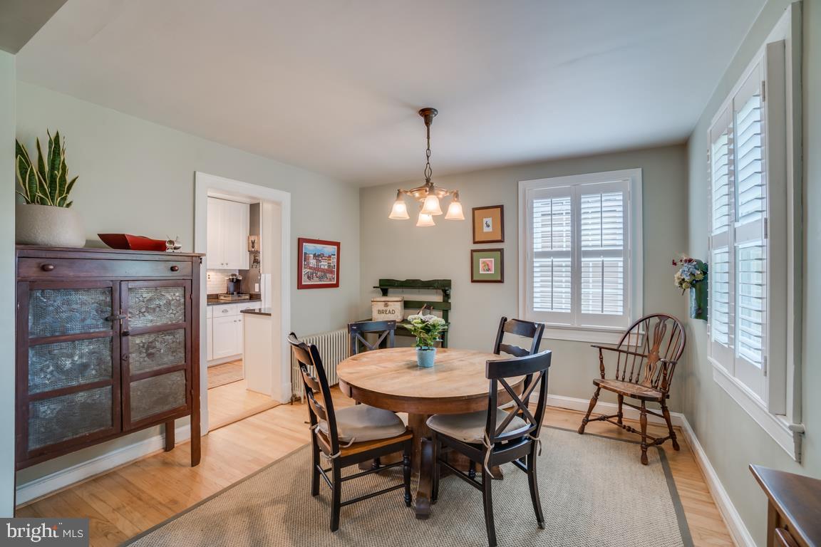 3909 Franconia Road Alexandria, VA 22310 - Photo 15 of 35 a dining room ready to entertain in summer + fall