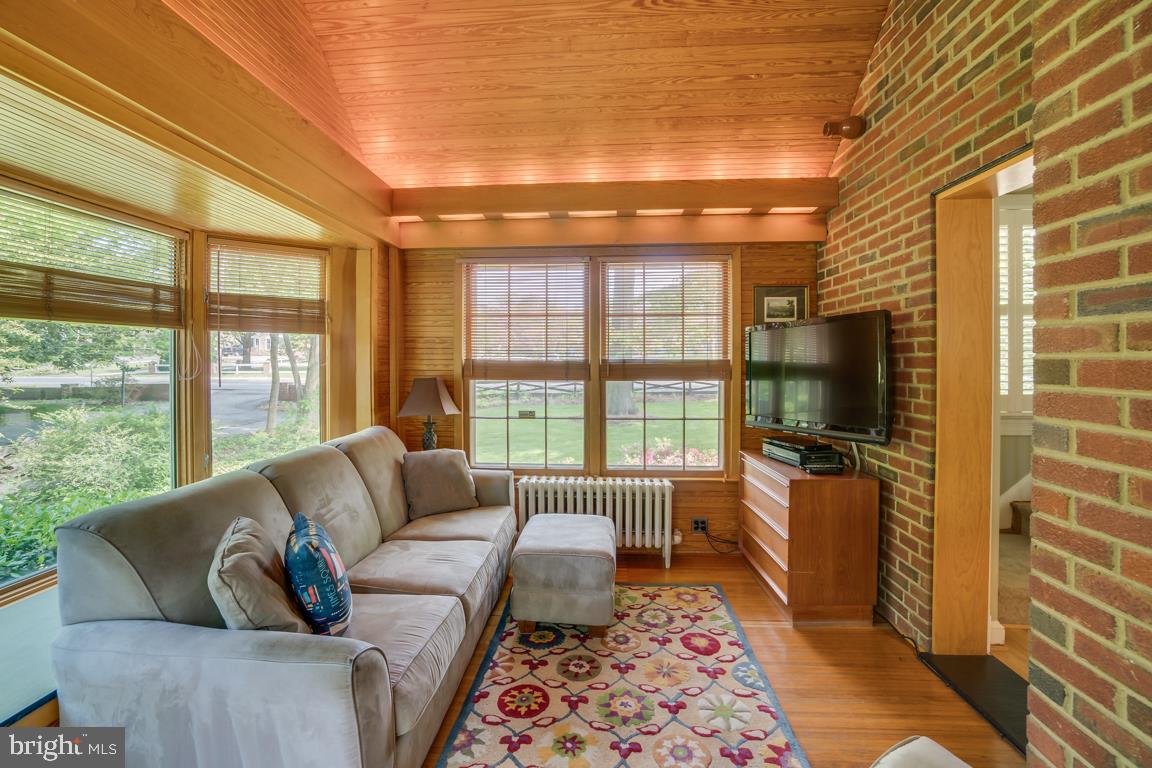 3909 Franconia Road Alexandria, VA 22310 - Photo 18 of 35 Just grab a big blanket and good book