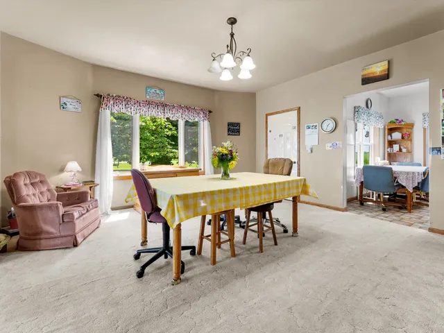 $685,000 | 3106 East County Hwy V, Mishicot, WI 54228