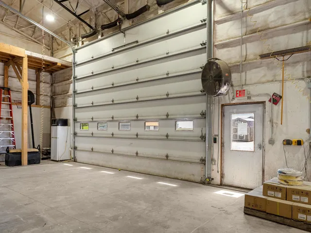 $685,000 | 3106 East County Hwy V, Mishicot, WI 54228