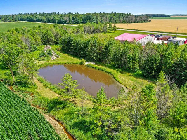 $685,000 | 3106 East County Hwy V, Mishicot, WI 54228