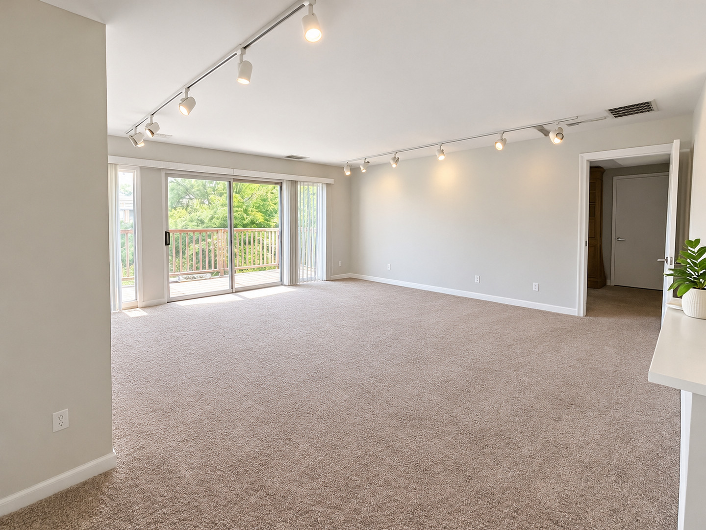 412 Kelburn Road, Unit 316 Deerfield, IL 60015 - Photo 4 of 15 Gallery Image 4