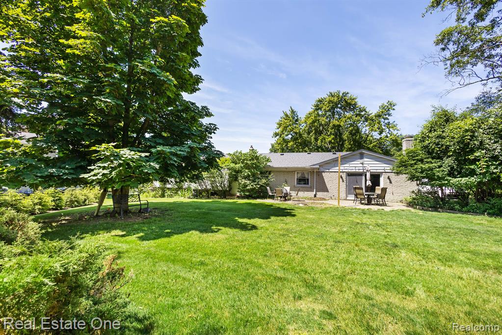650 South Fieldstone Drive Rochester Hills, MI 48309 - Photo 4 of 17