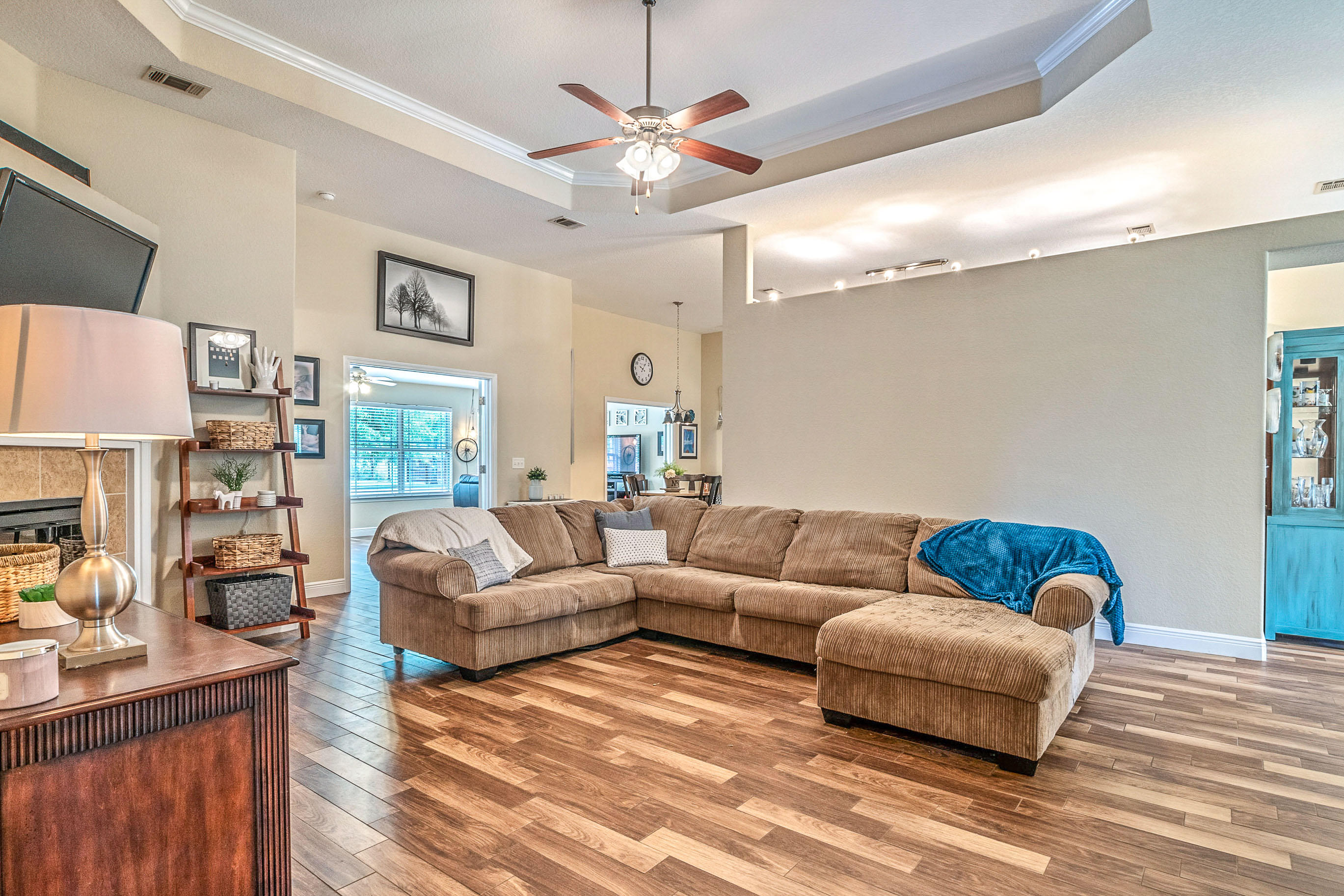 10140 Nichols Lake Road Milton, FL 32583 - Photo 7 of 41 Family Room