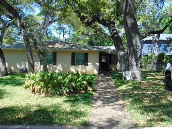 $2,950 | 3904 Bailey Lane, Austin, TX 78756