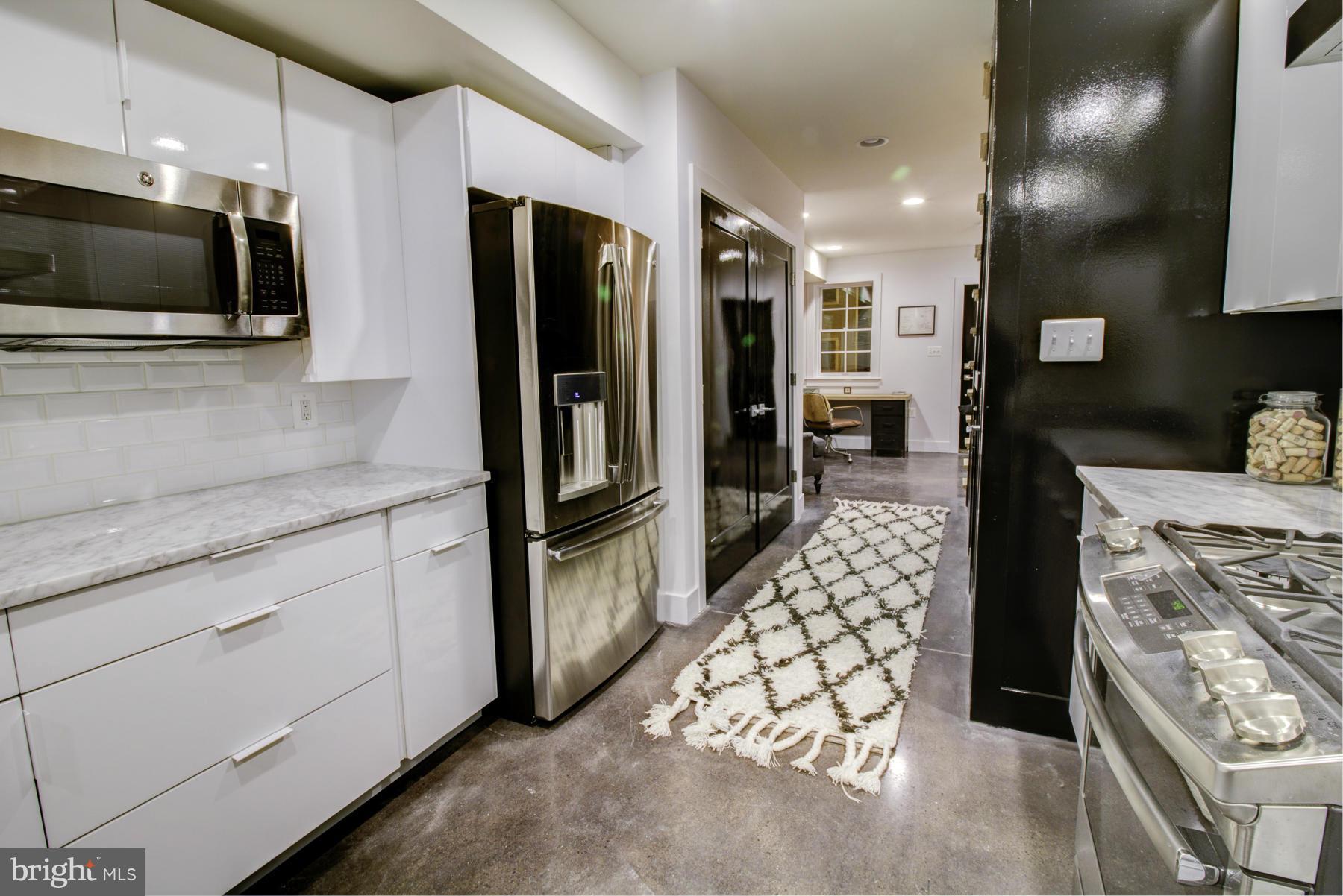 437 Ridge Street Northwest Washington, DC 20001 - Photo 14 of 29 Interior (General)