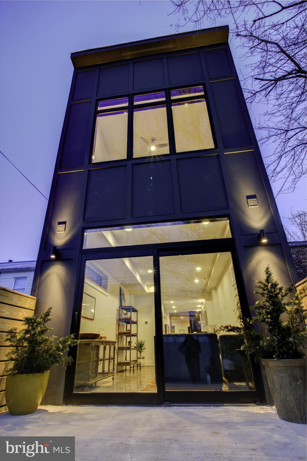 437 Ridge Street Northwest Washington, DC 20001 - Photo 4 of 29 Exterior (Rear)