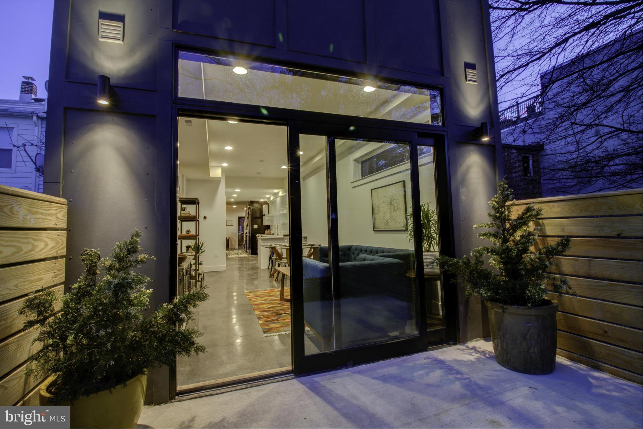 437 Ridge Street Northwest Washington, DC 20001 - Photo 5 of 29 Exterior (Rear)