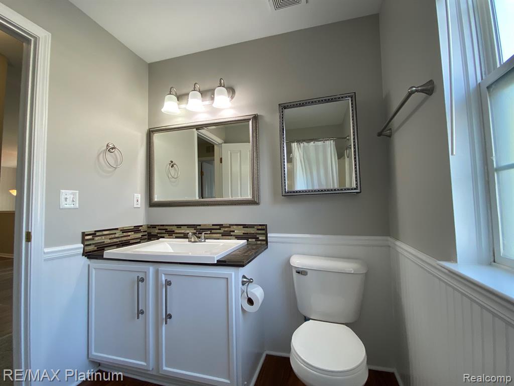 4153 Hampton Ridge Boulevard, Unit 3 Howell, MI 48843 - Photo 13 of 17