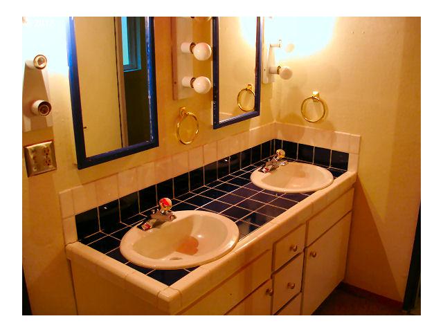 693 Dry Creek Road Mosier, OR 97040 - Photo 2 of 16 Gallery Image 2