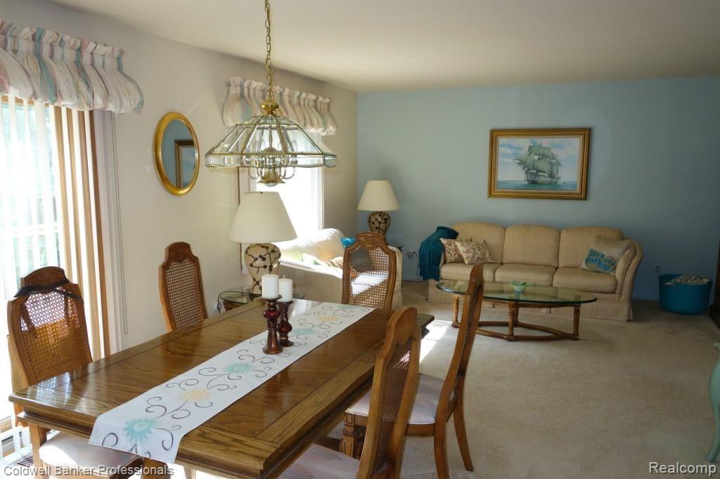 2151 Rochelle Park Drive Rochester, MI 48309 - Photo 11 of 34 Dining Room View 3.jpg