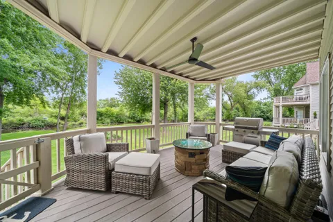 $995,000 | 401 Abbey Ridge Court, Fontana, WI 53125