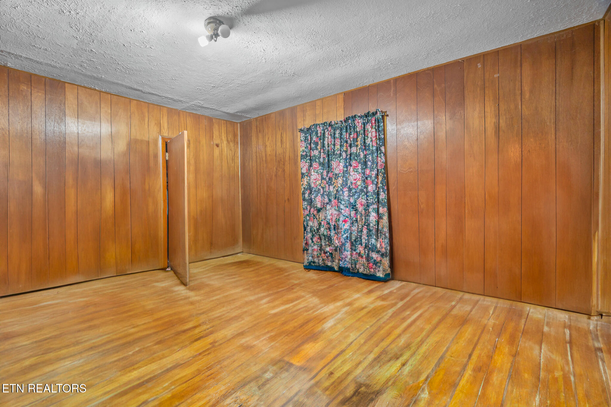 2205 Shipetown Road Mascot, TN 37806 - Photo 6 of 28 DSC00408