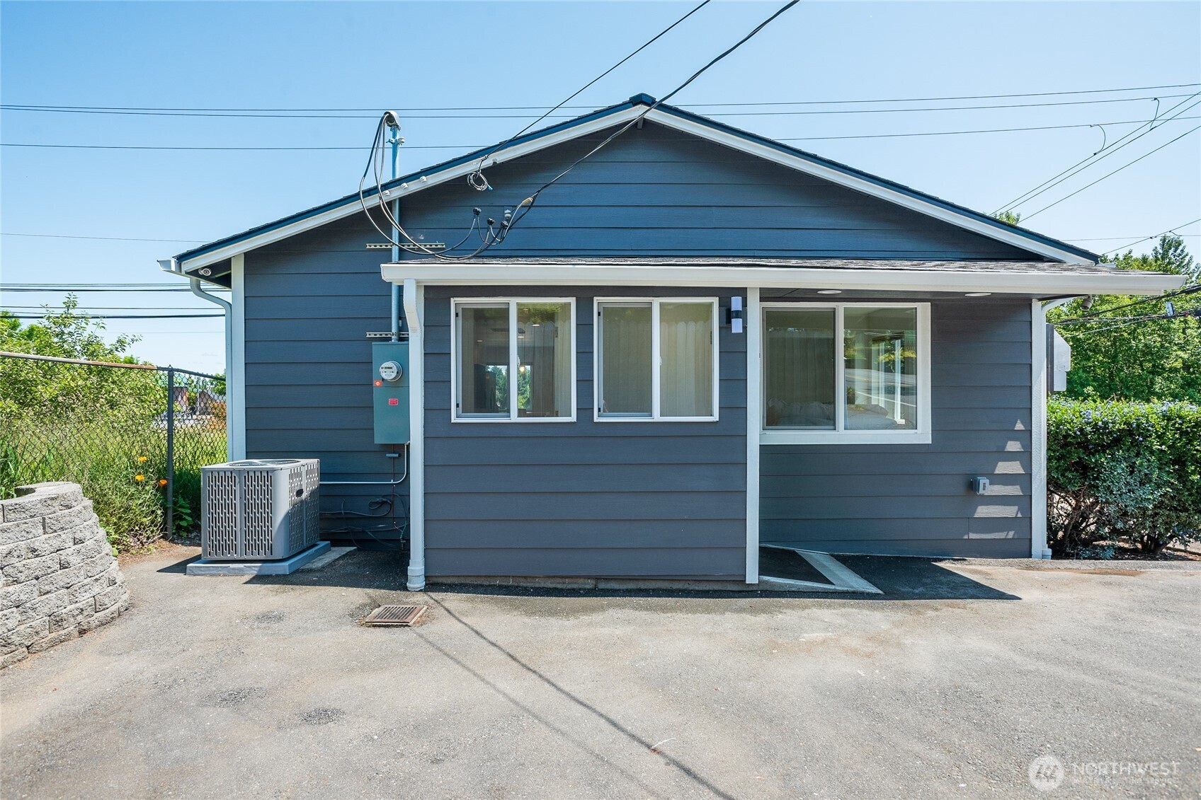 10059 8th Avenue Southwest Seattle, WA 98146 - Photo 17 of 24 a front view of a house