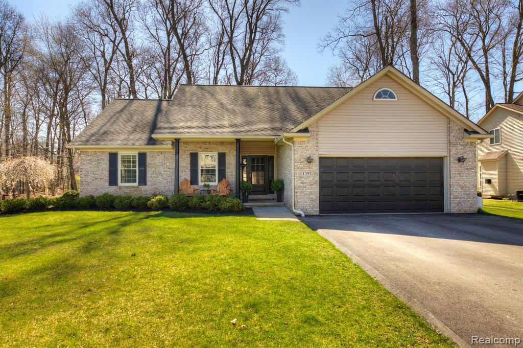 1398 Remsing Street Hartland, MI 48353 - Photo 2 of 54