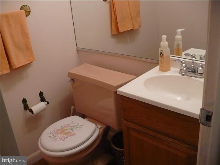 1778 Oakwynne Road Huntingdon Valley, PA 19006 - Photo 11 of 21 Half Bath