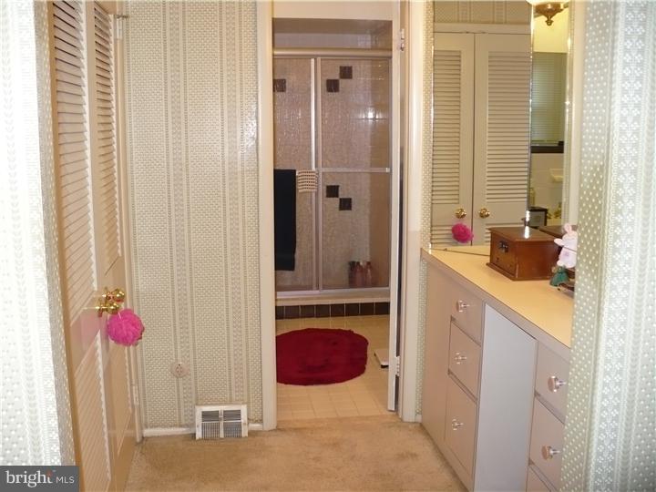 1778 Oakwynne Road Huntingdon Valley, PA 19006 - Photo 13 of 21 Master Bathroom